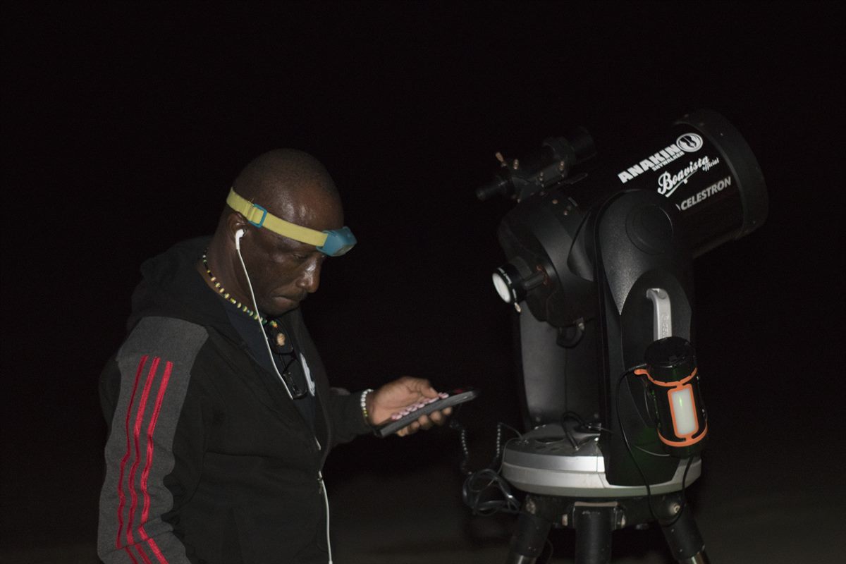 La guida al telescopio durante la serata